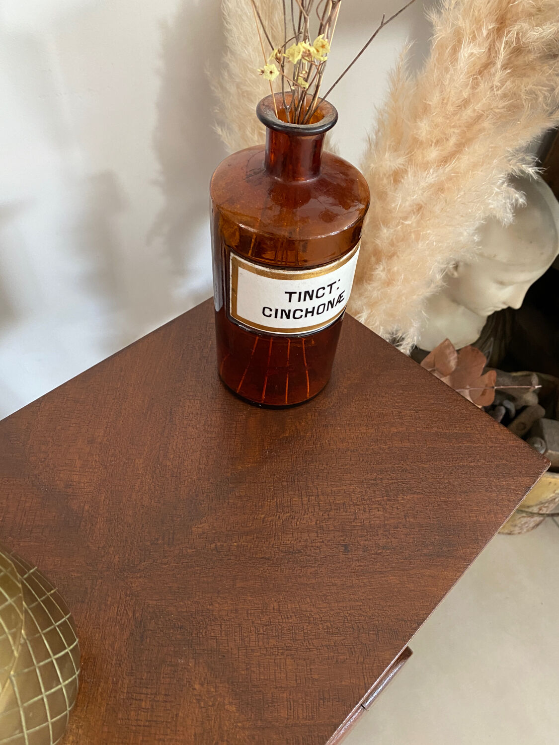 Vintage compass feet worker