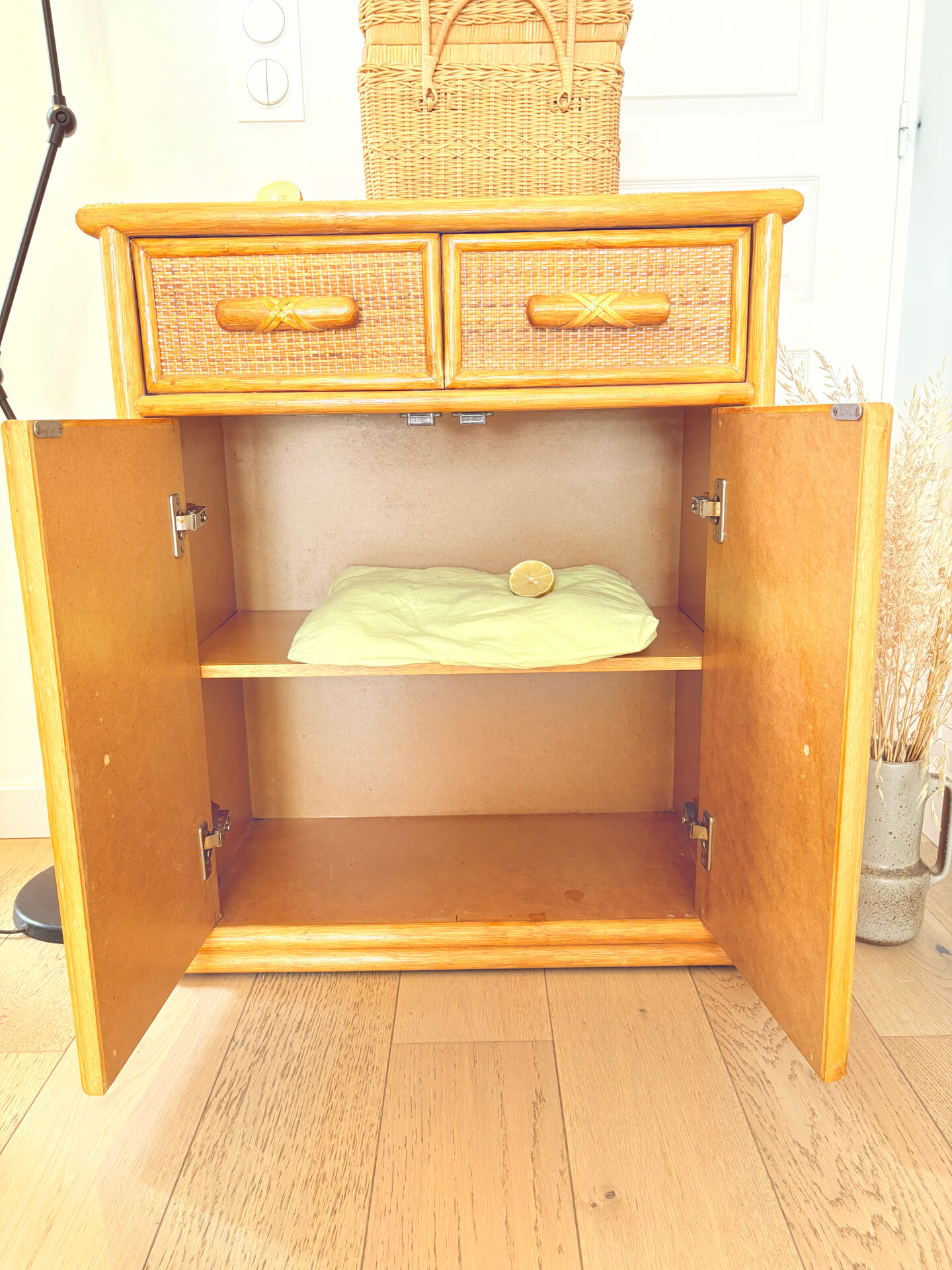 Buffet rotin vintage 