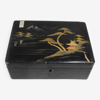 beautiful Japanese lacquer box