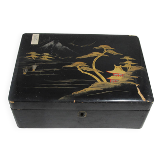 beautiful Japanese lacquer box