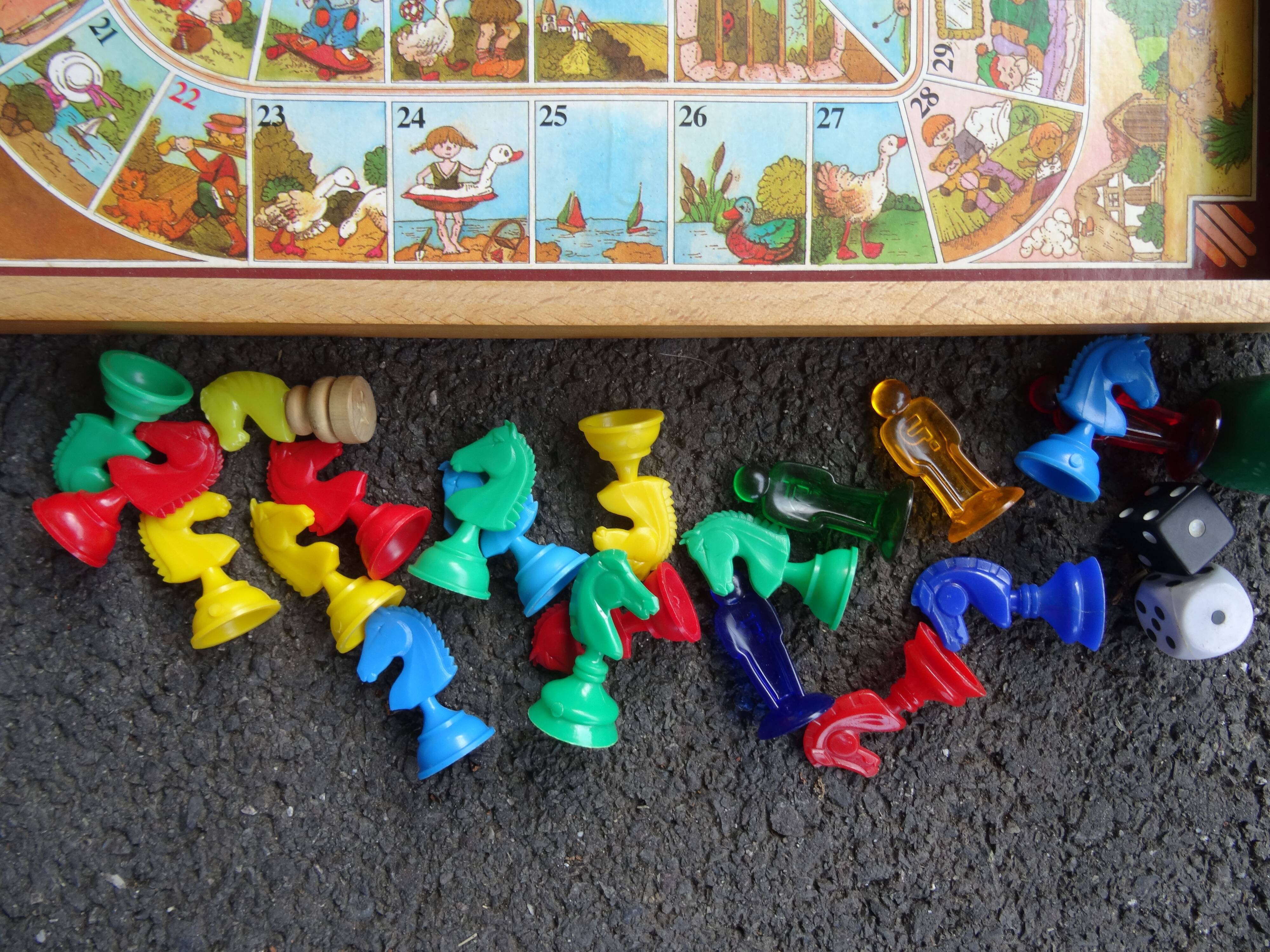 Games of small horses