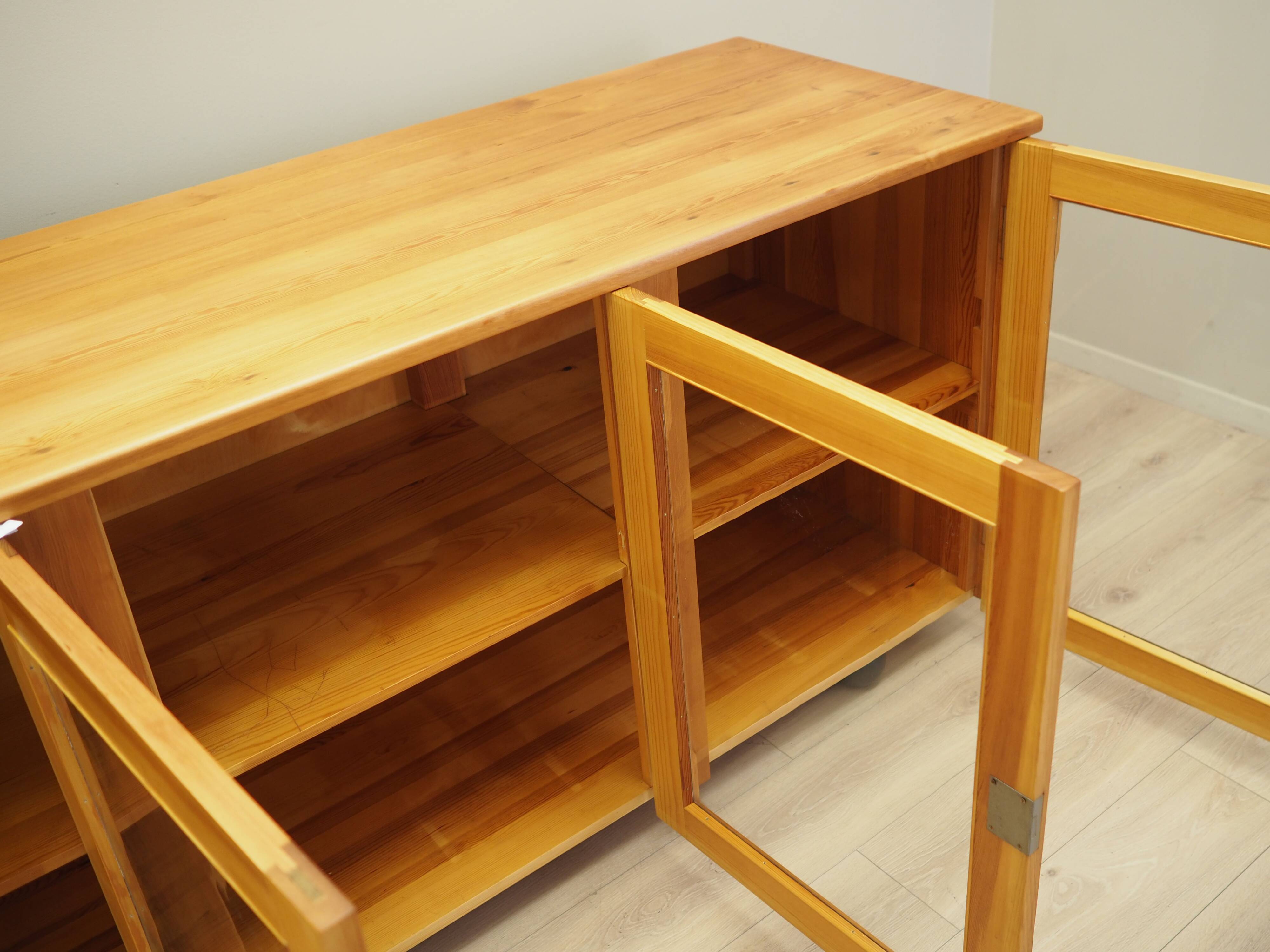 Pine showcase, Danish design, 1980s, production: Denmark