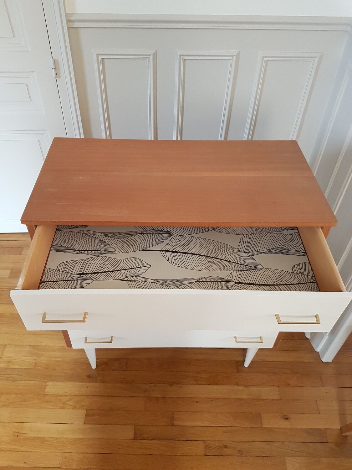 Vintage chest of drawers bobbin feet