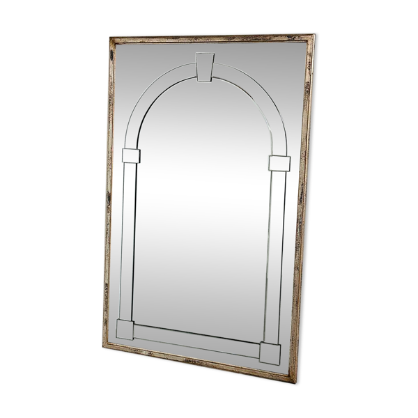 Grand miroir mural en verre biseauté de style Art Déco avec design d'arc architectural.