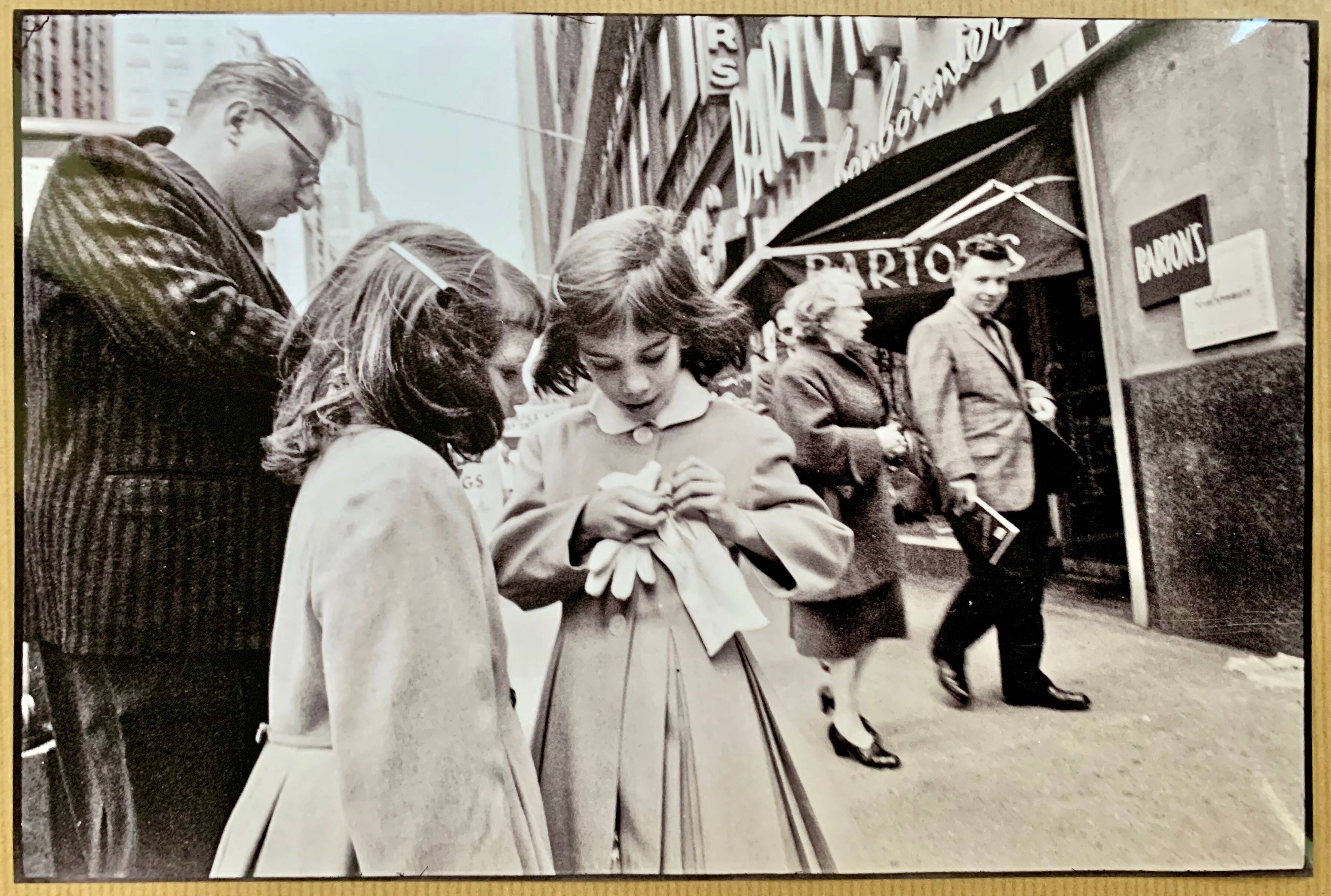 White Gloves and Sweets – New York, 1961 Urban Elegance and Tenderness