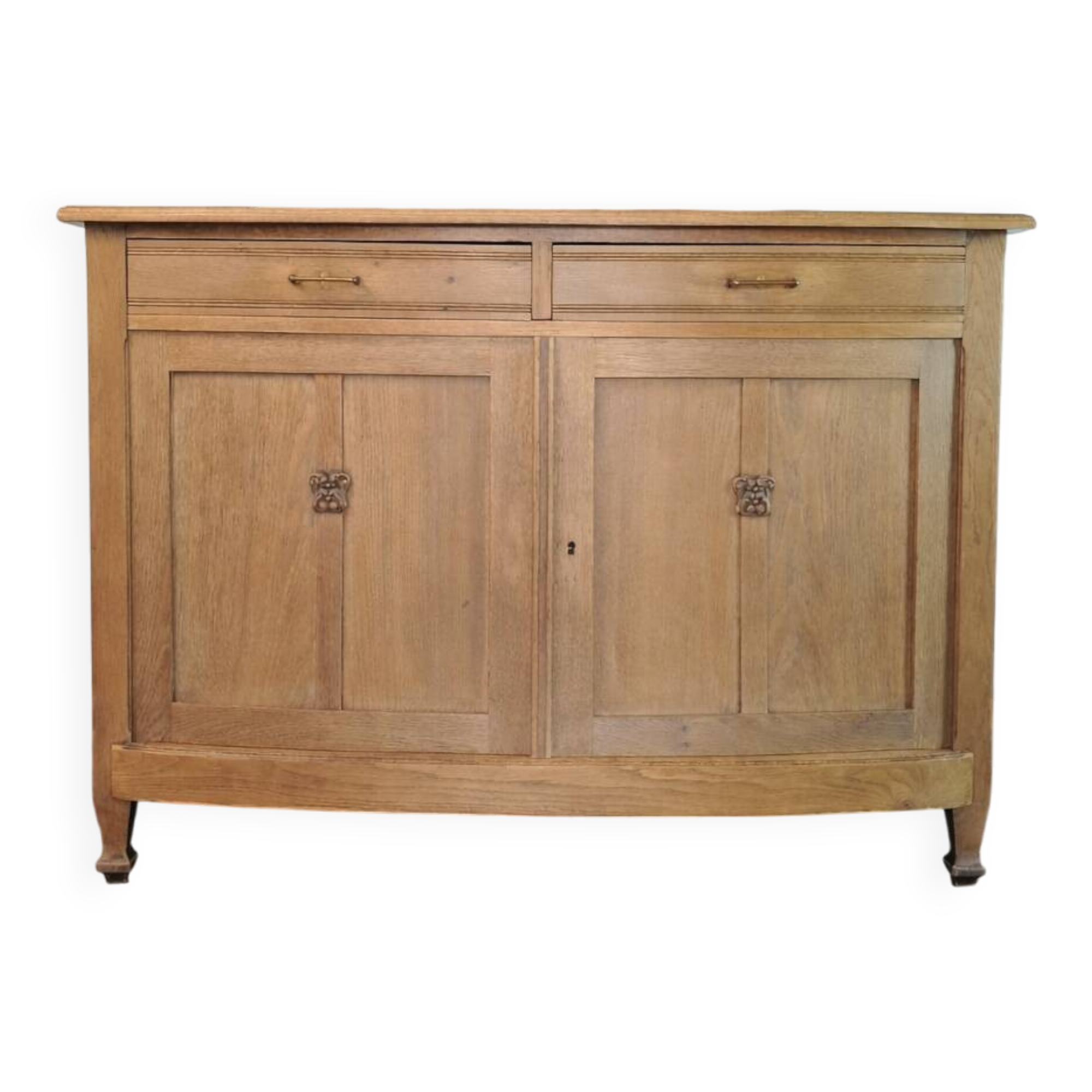 Justin, the understated and chic buffet in solid oak.