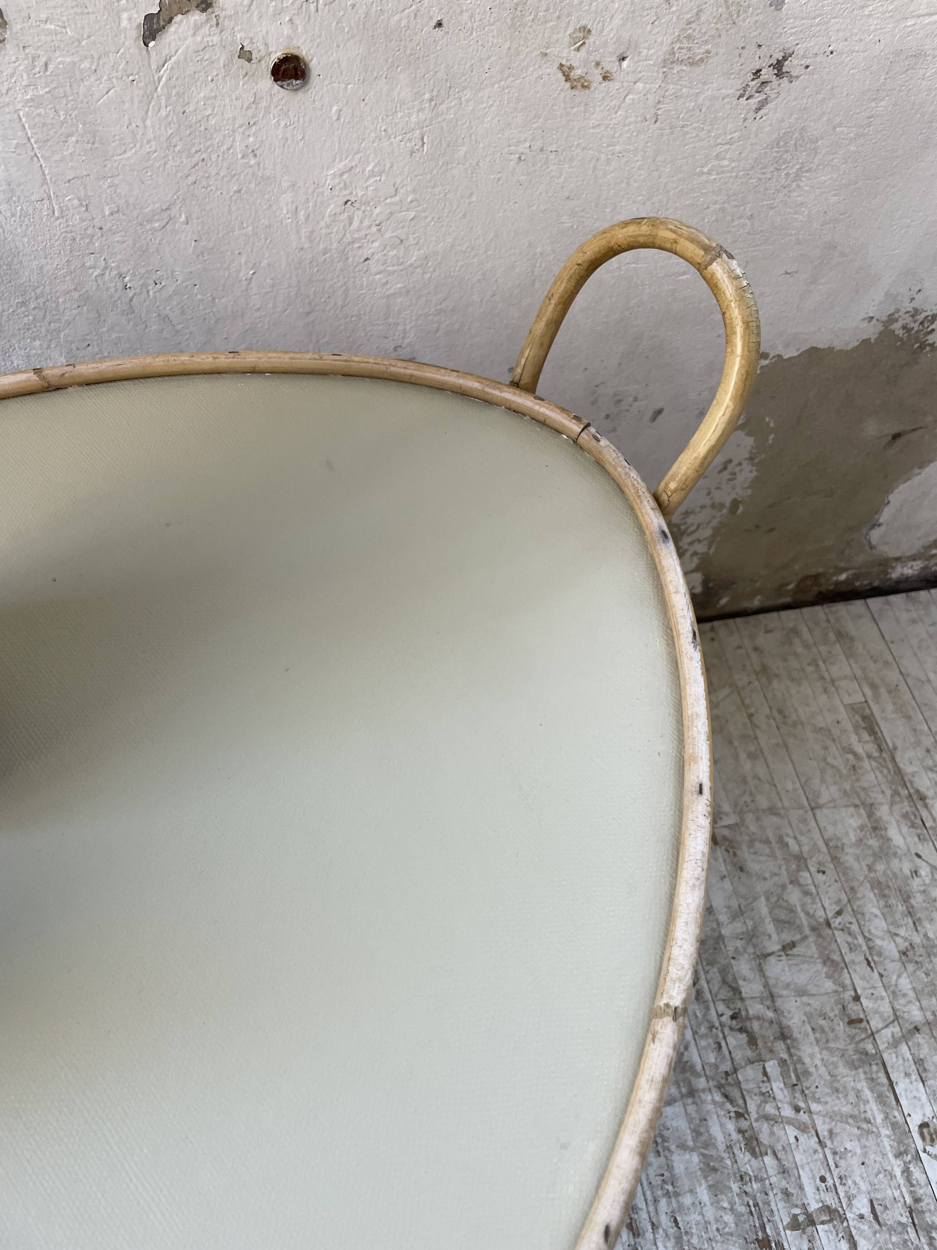 Desserte, table roulante en rotin années 60