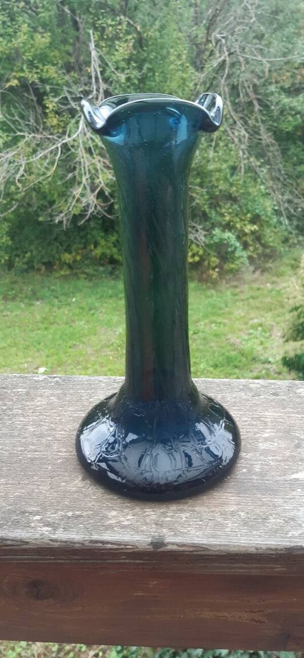 Vase soliflore ancien en verre soufflé