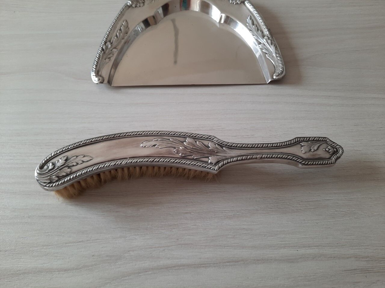 Silver metal crumb