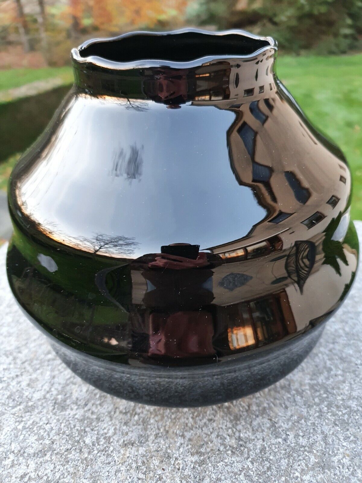 "Doyen" vase circa 1920-30 art deco in hyalite glass and tin in bunches of grapes