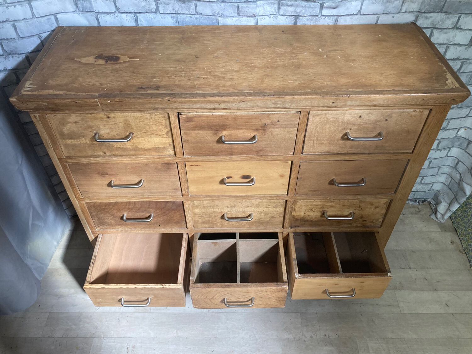 Hardware trade furniture