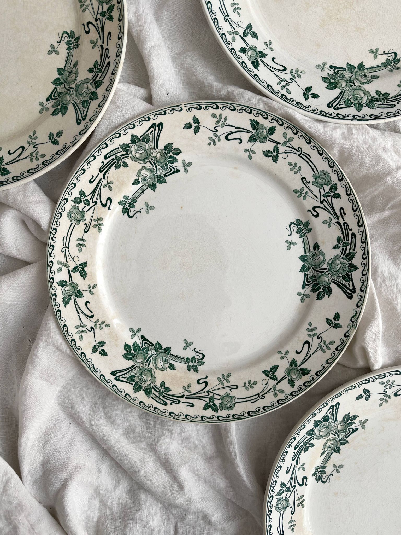 4 ironstone dinner plates "Rosa" Boch Freres Keramis BFK