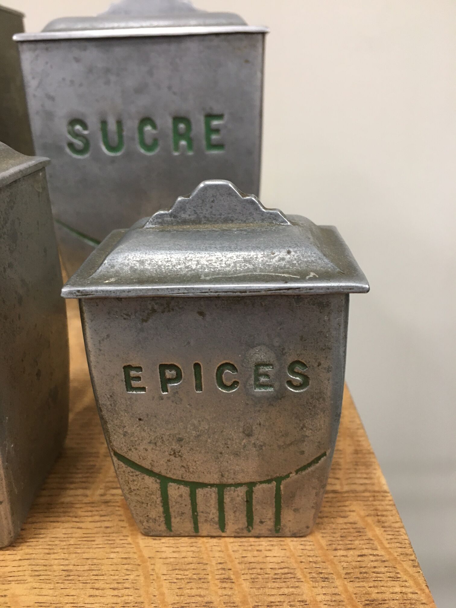 5 metal spice jars
