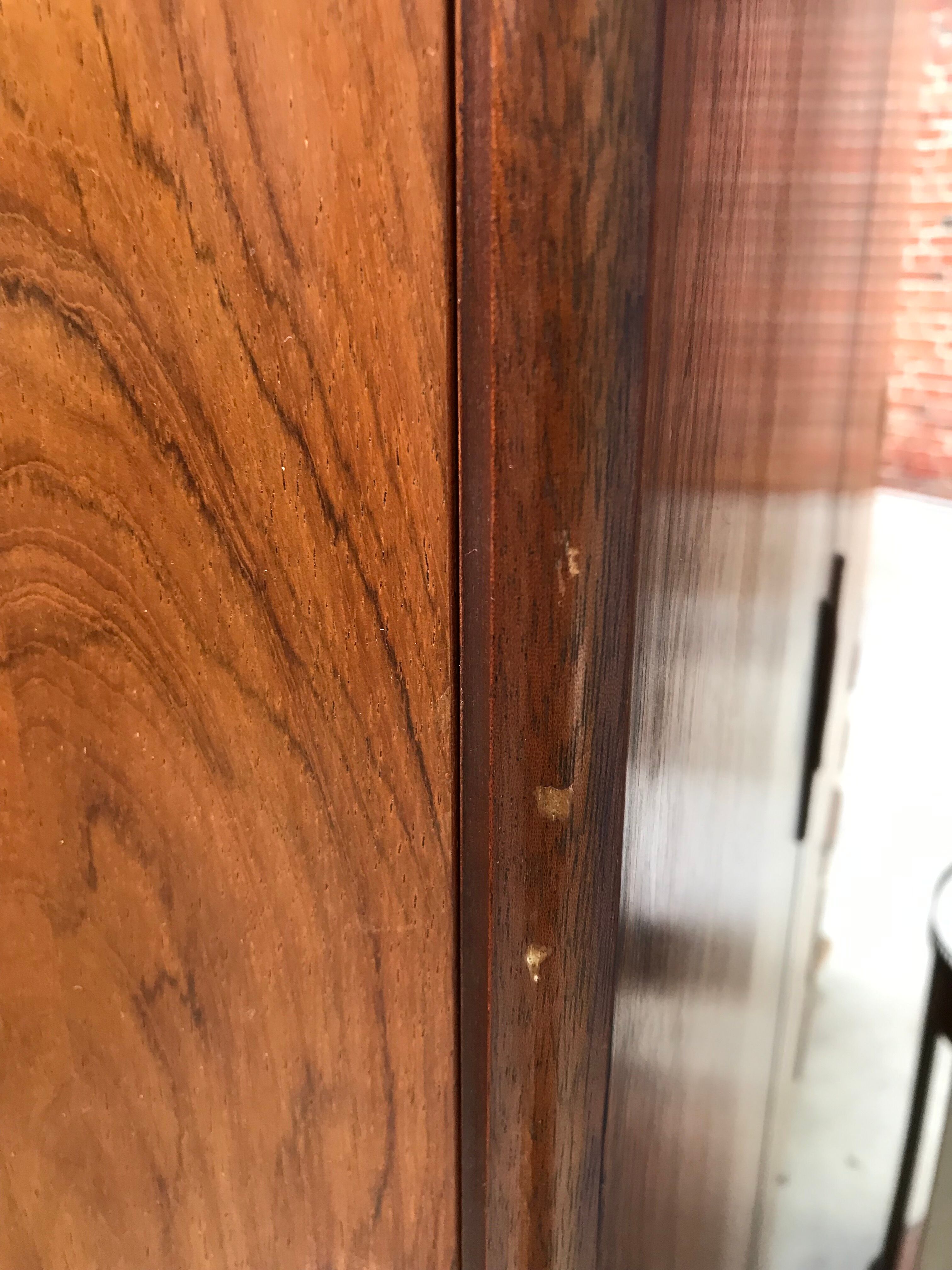 Commode penderie en placage palissandre de rio