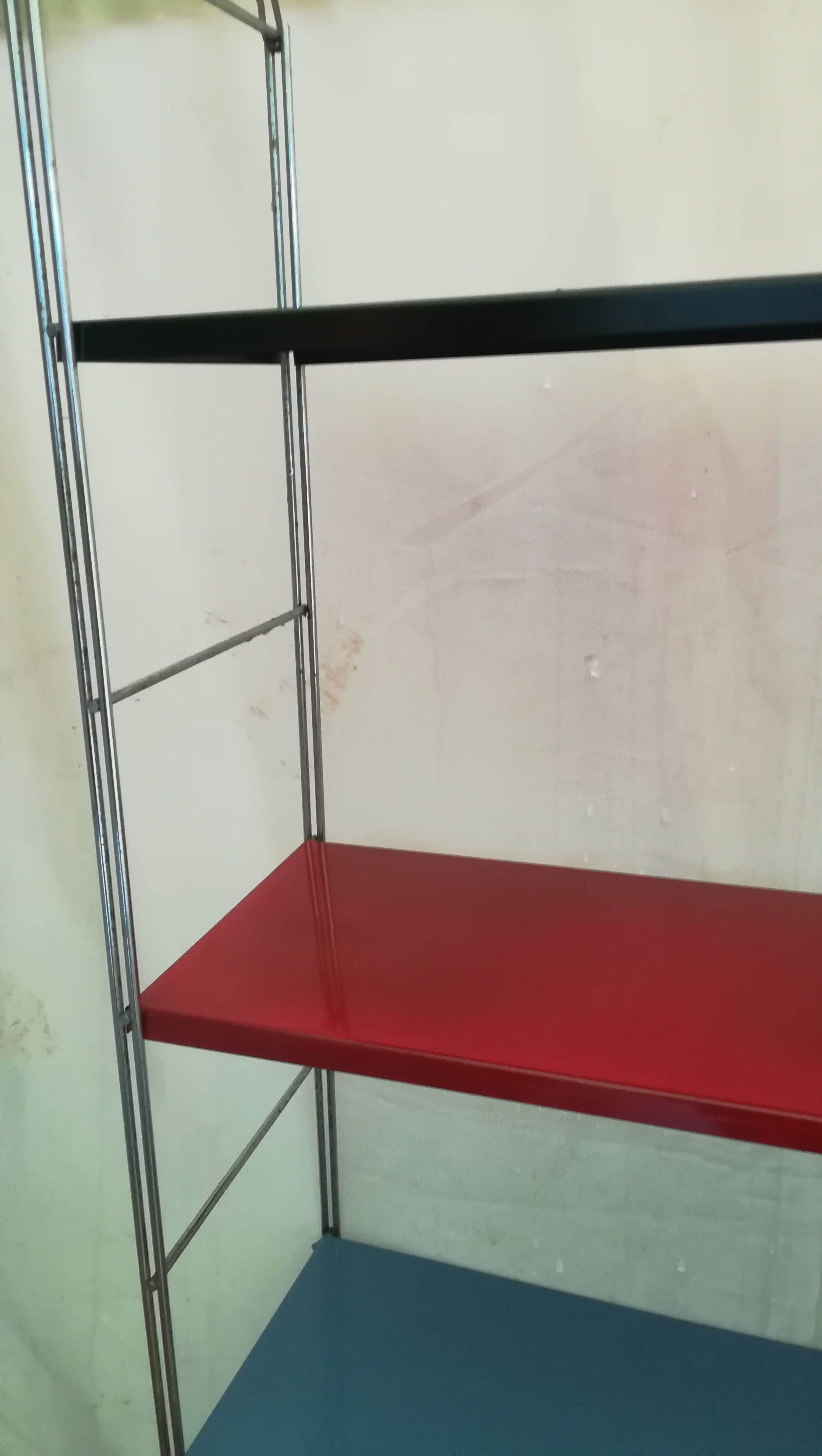 Modular wall shelves