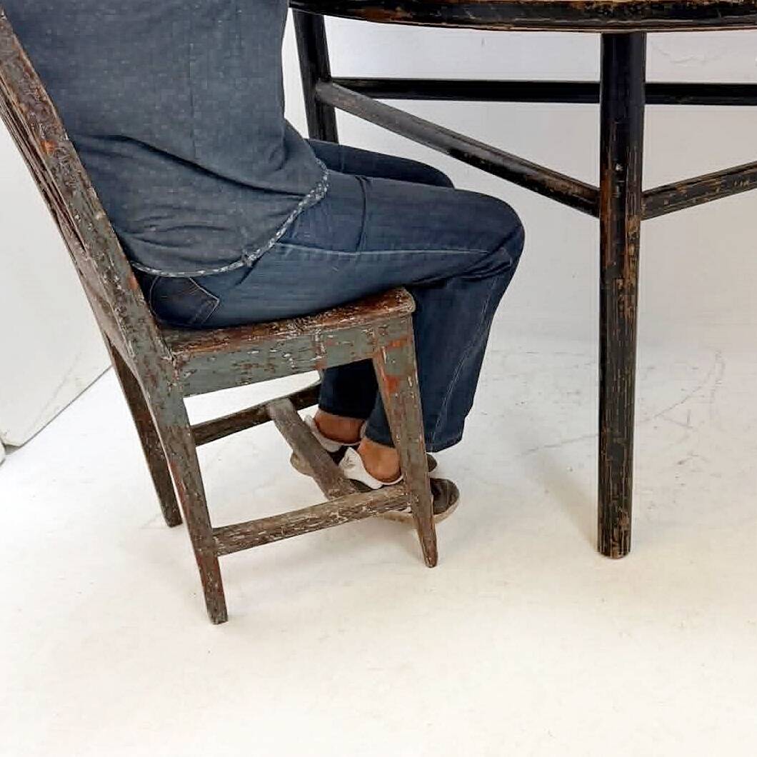 Pair of Chinese demi-lune consoles - Central table and folding chair