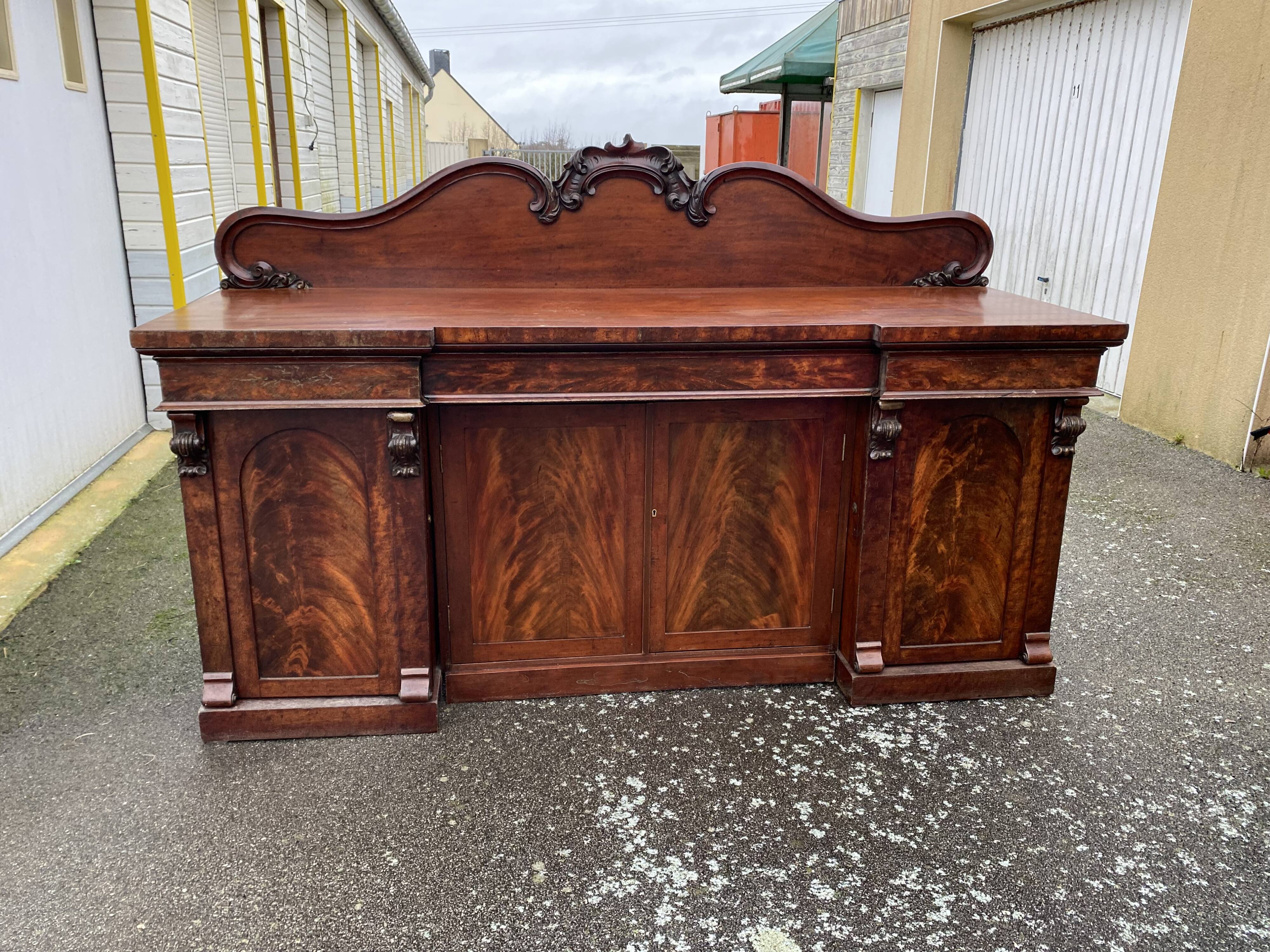 English enfilade in mahogany