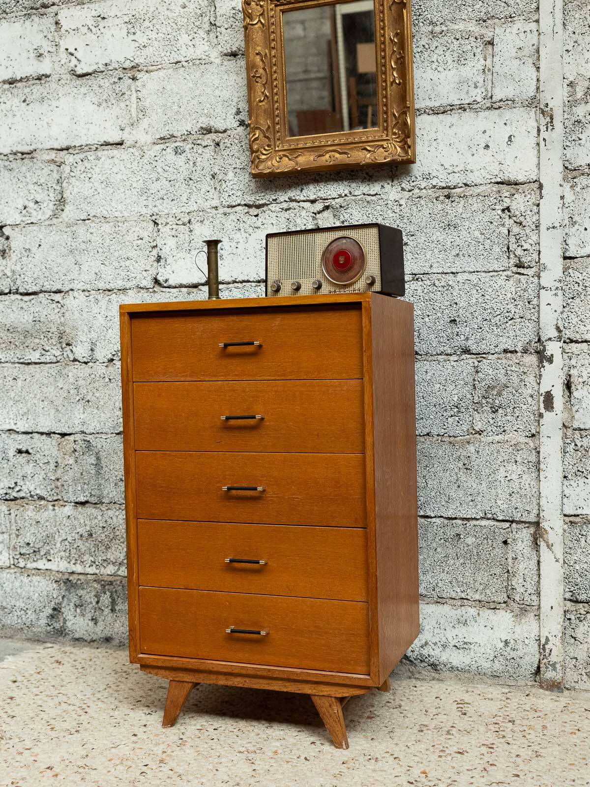 Commode, semainier, chiffonnier vintage de style scandinave