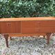 Commode scandinave en teck à 2 tiroirs et 1 abattant