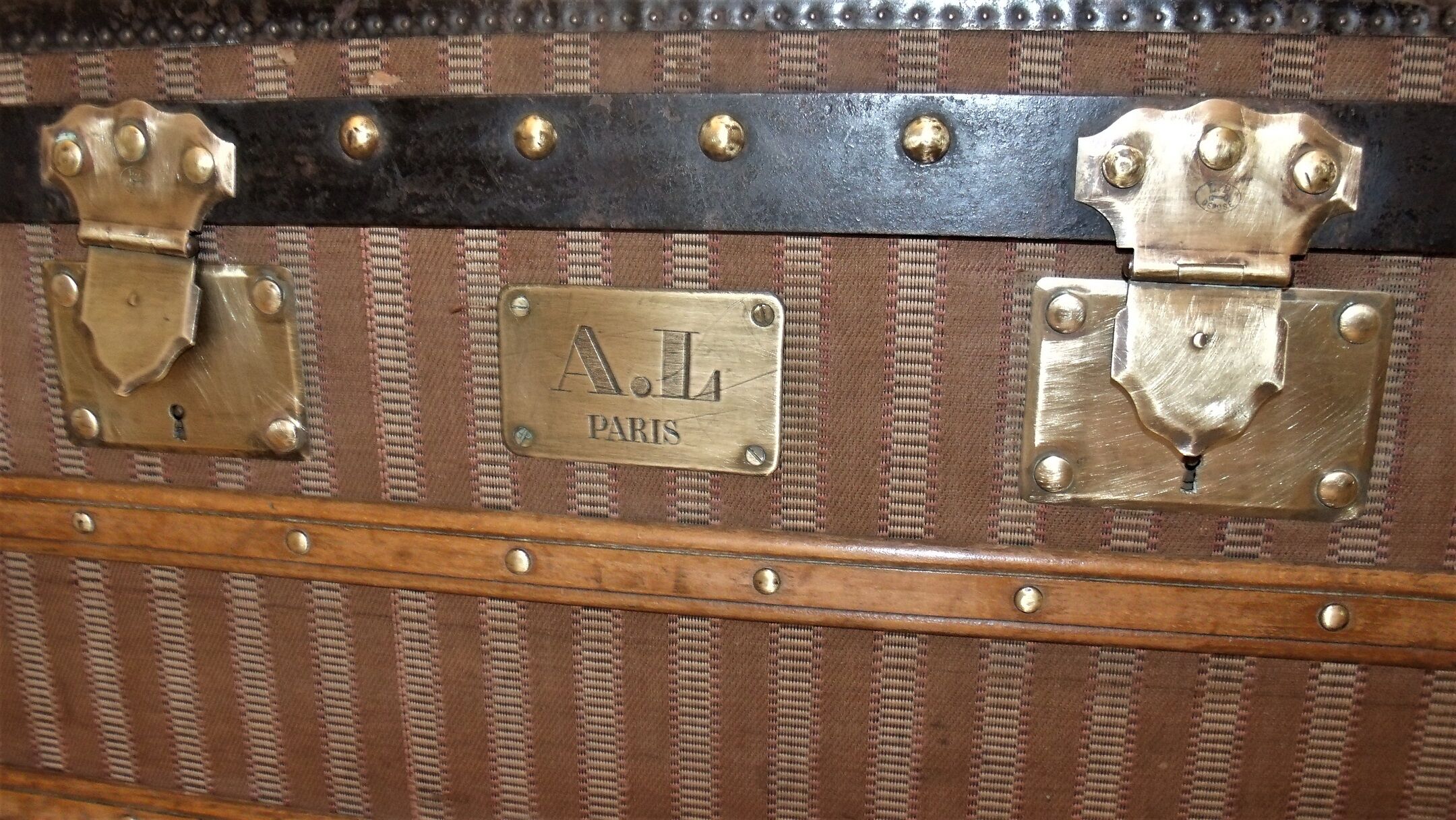 Curved trunk chest storage wood and canvas to scratches