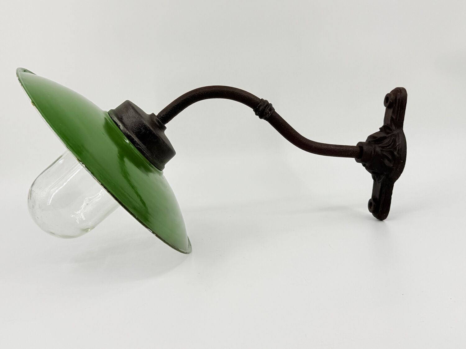 Court lamp