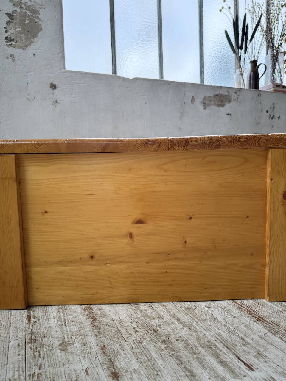 Chest or coffee table Perriand Les Arcs 1800