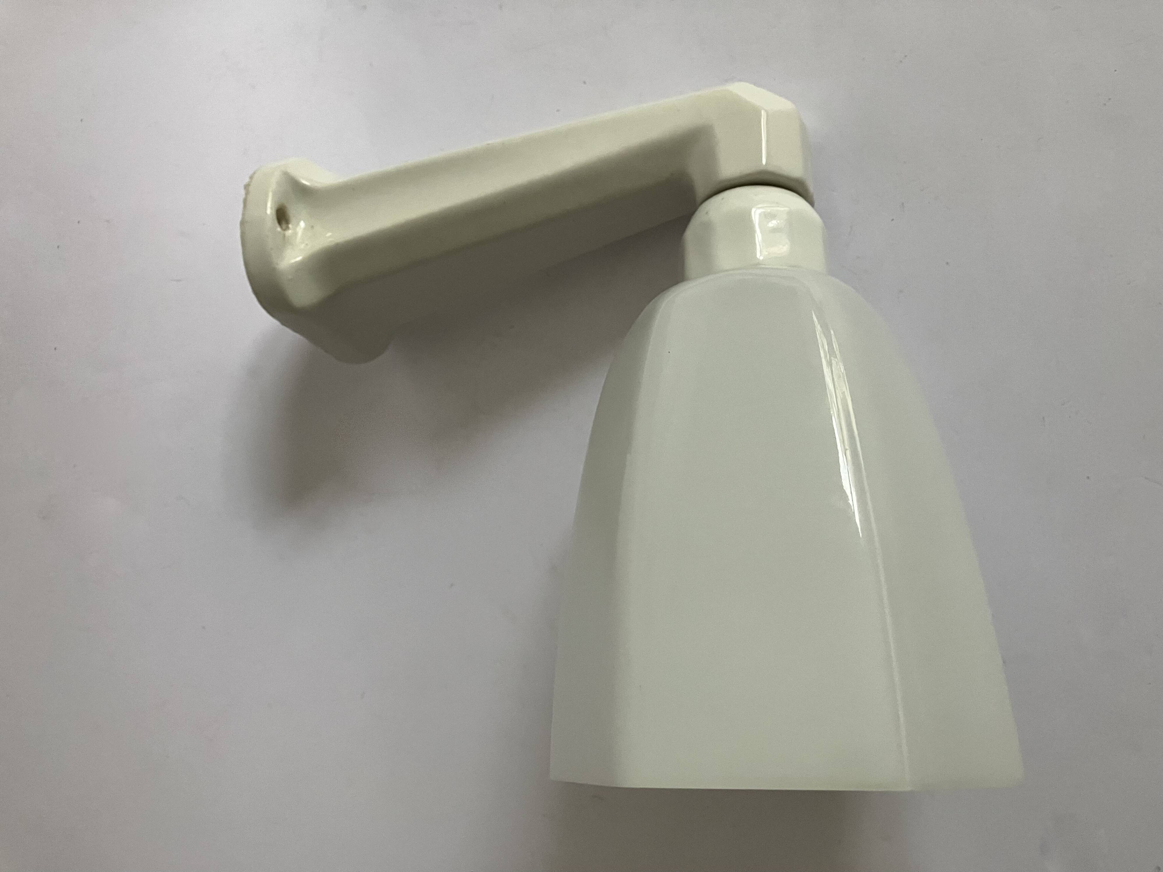 Art deco wall lamp, porcelain and opaline