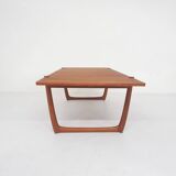 Large teak coffee table by Peter Hvidt and Orla Molgaard Nielsen model FD 575 for France and Son