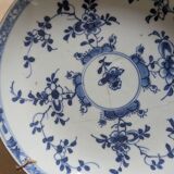 Two Chinese soup plates