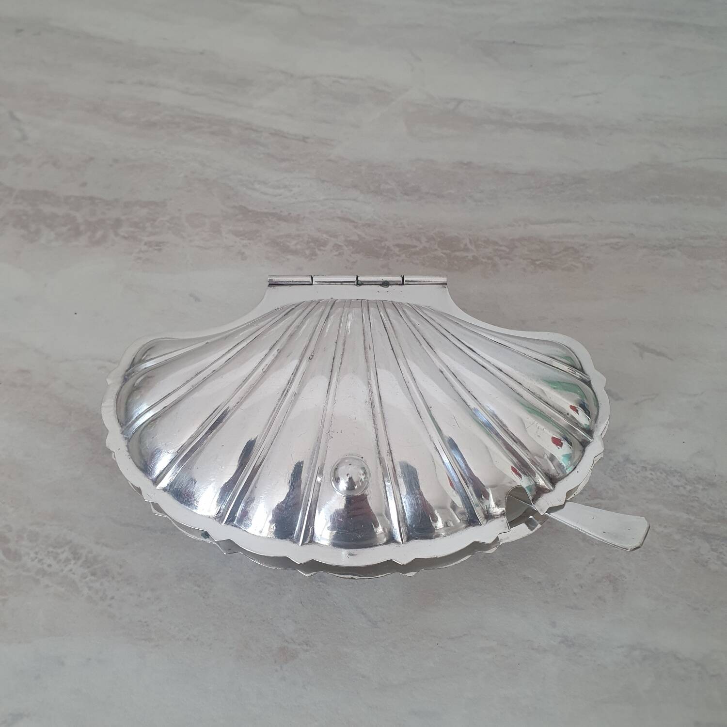 Deschamps Freres butter dish with silver-plated metal shell and V-shaped bowl