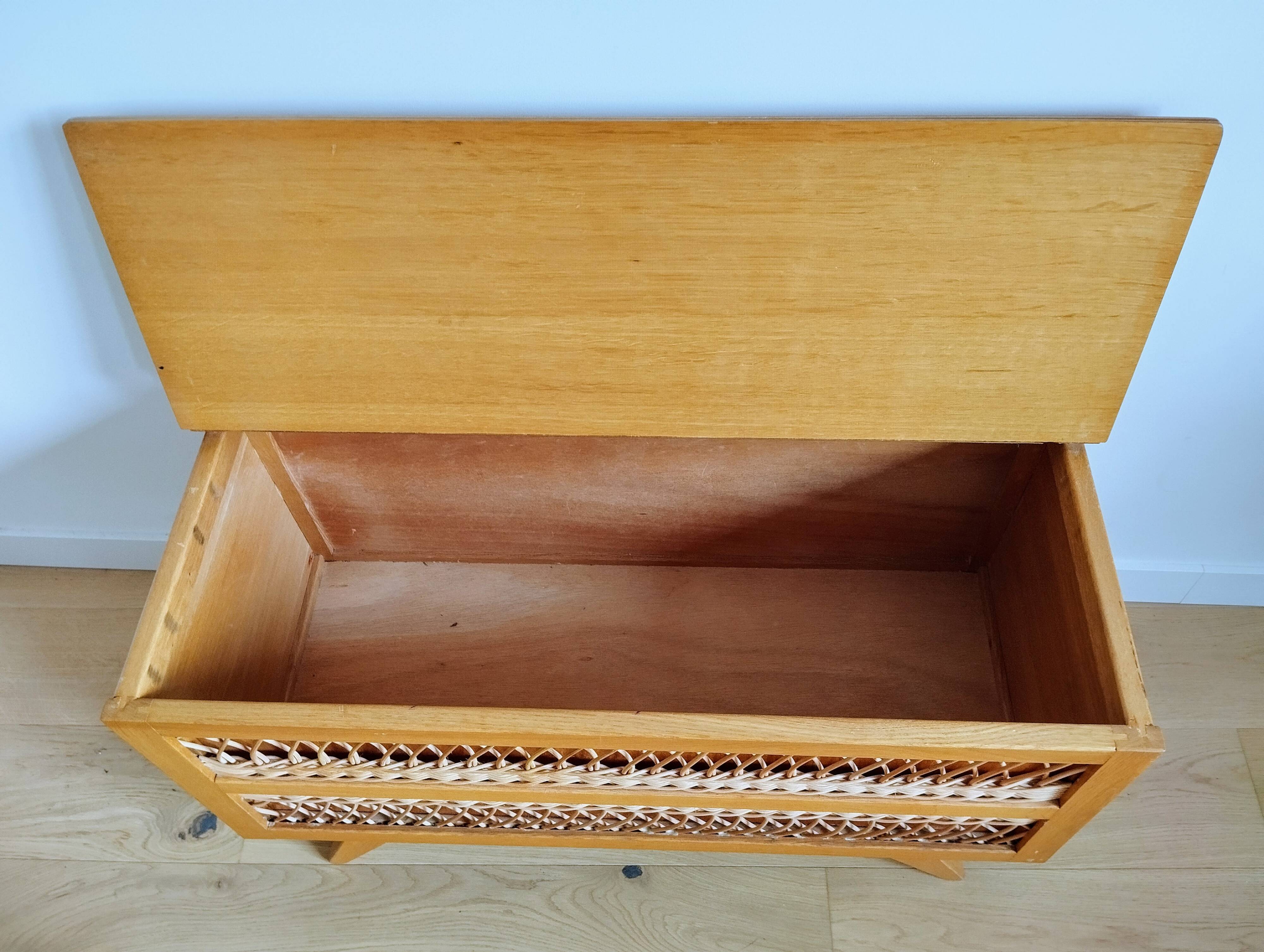 Vintage wooden and rattan trunk bench