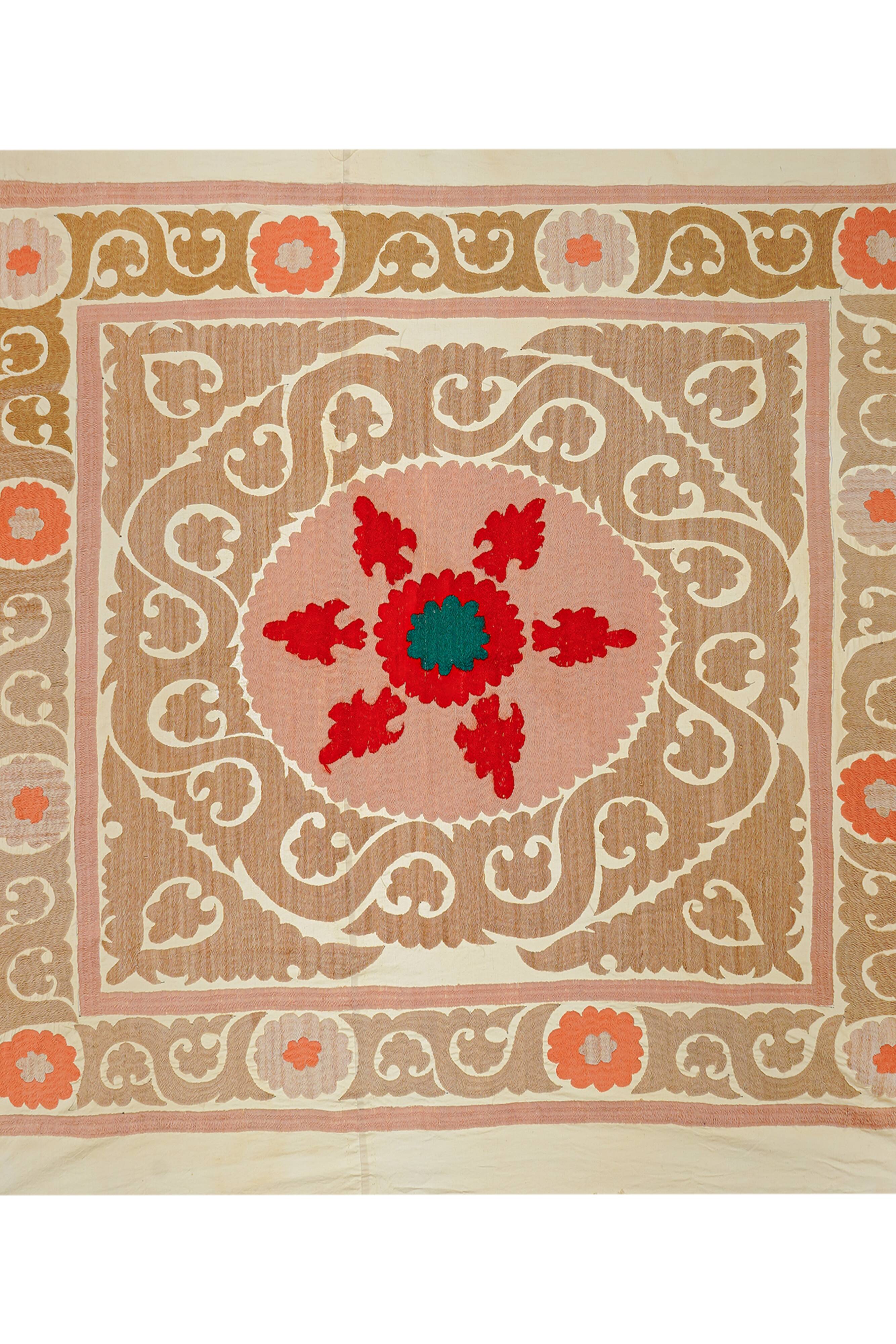 Tapis turc vintage noué à la main 133x136 cm