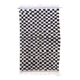 Tapis à damiers noirs et blancs