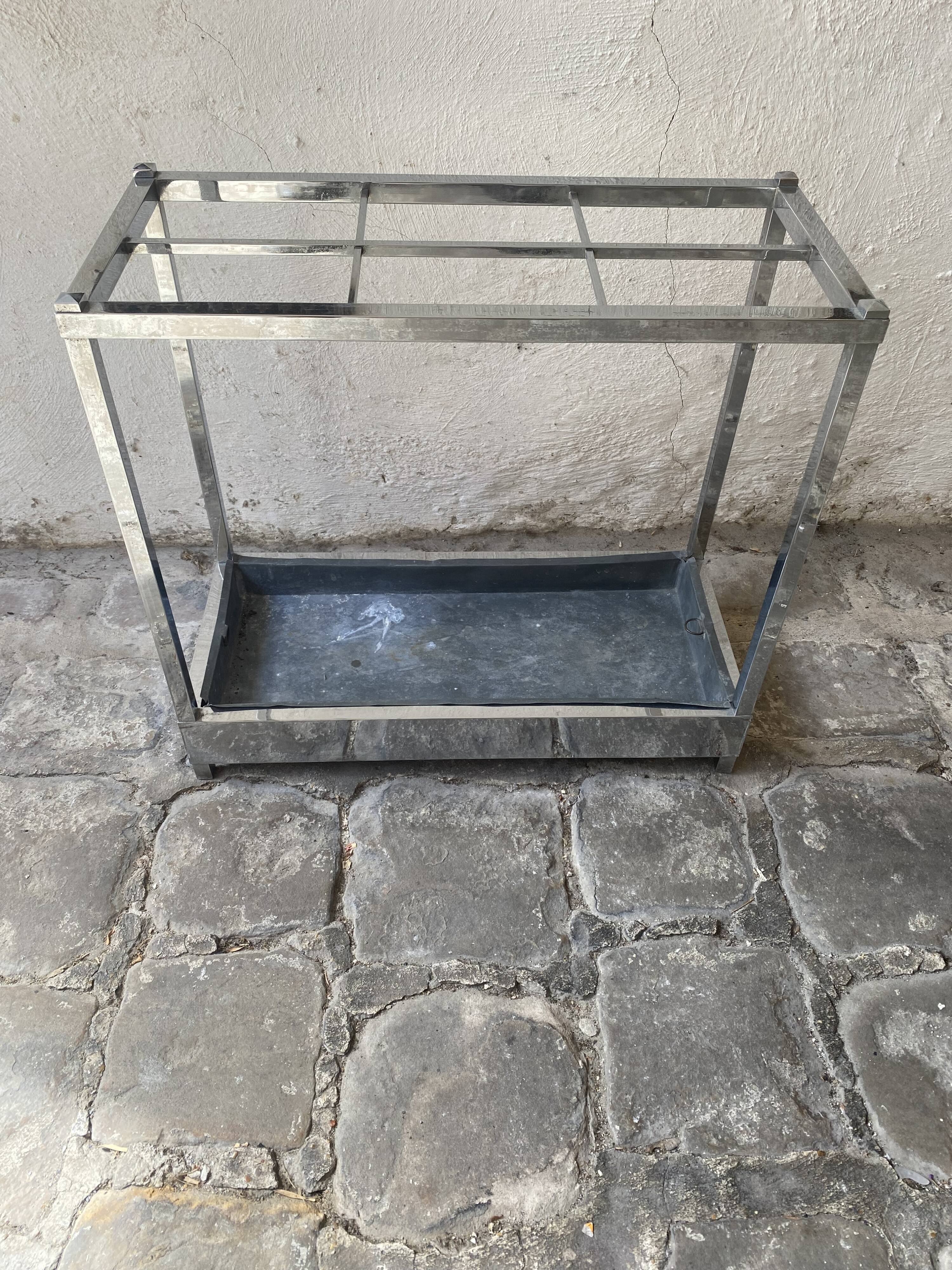 Chromed metal umbrella stand