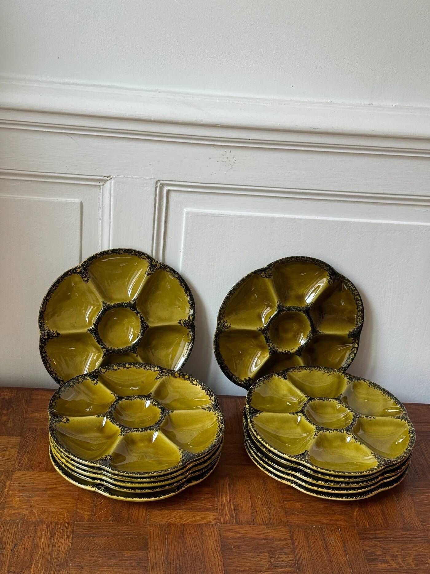 Lot d'assiettes en faïence de Gien