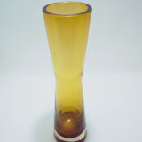 Vase en verre jaune scandinave