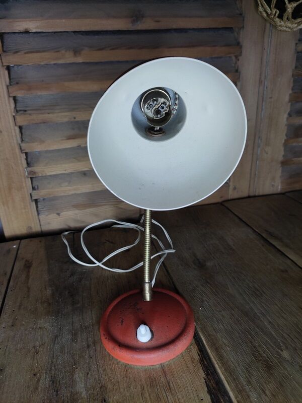 Lampe chevet bureau métal laiton rouge velours patiné ancien