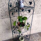 Iron corner shelf
