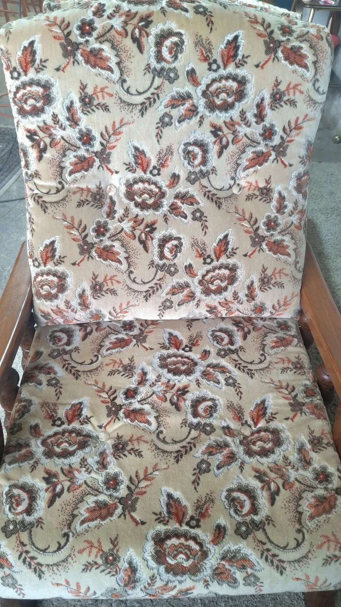 Pair of vintage 70s lounge chairs in wood & floral fabric