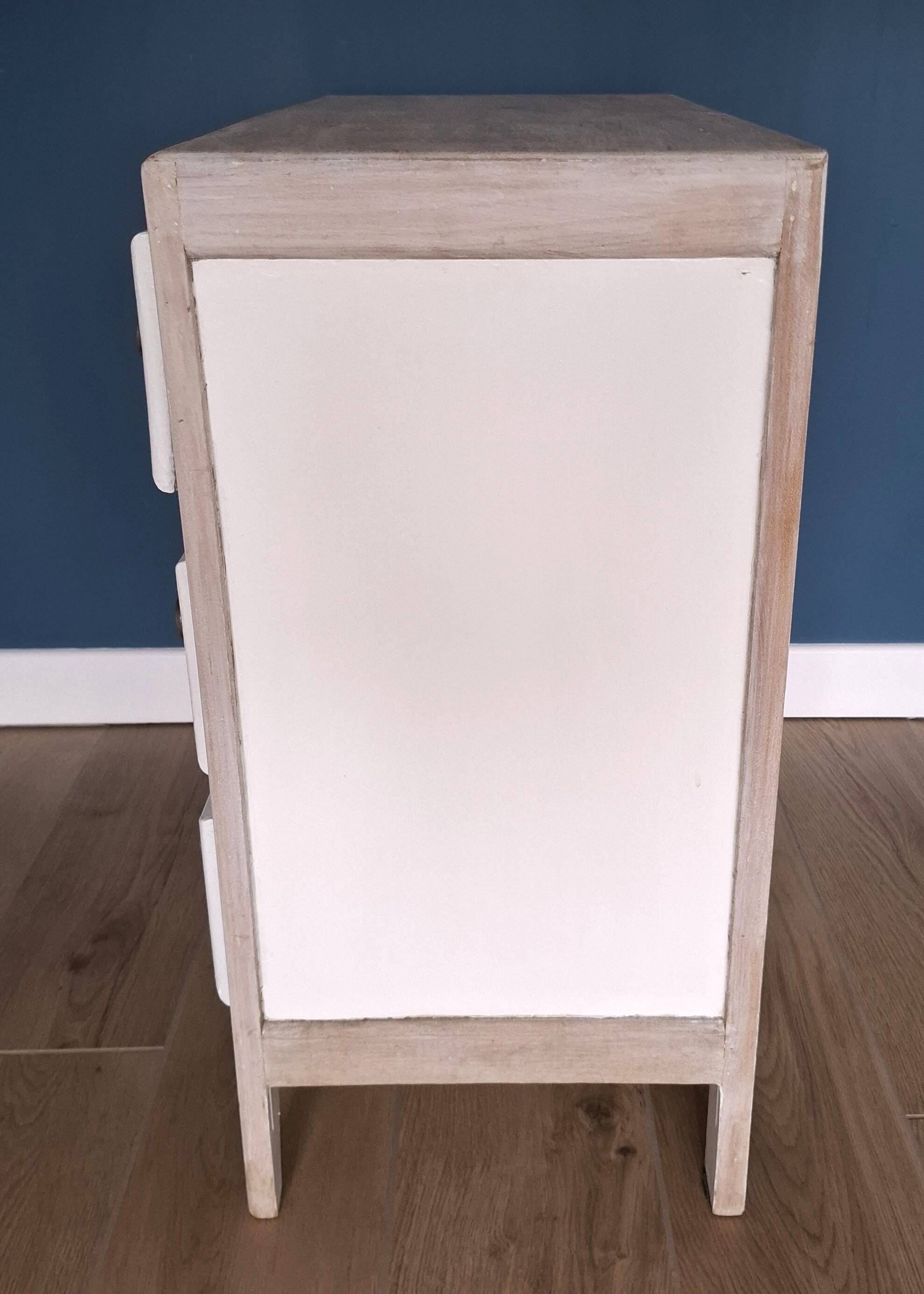 Petite commode vintage