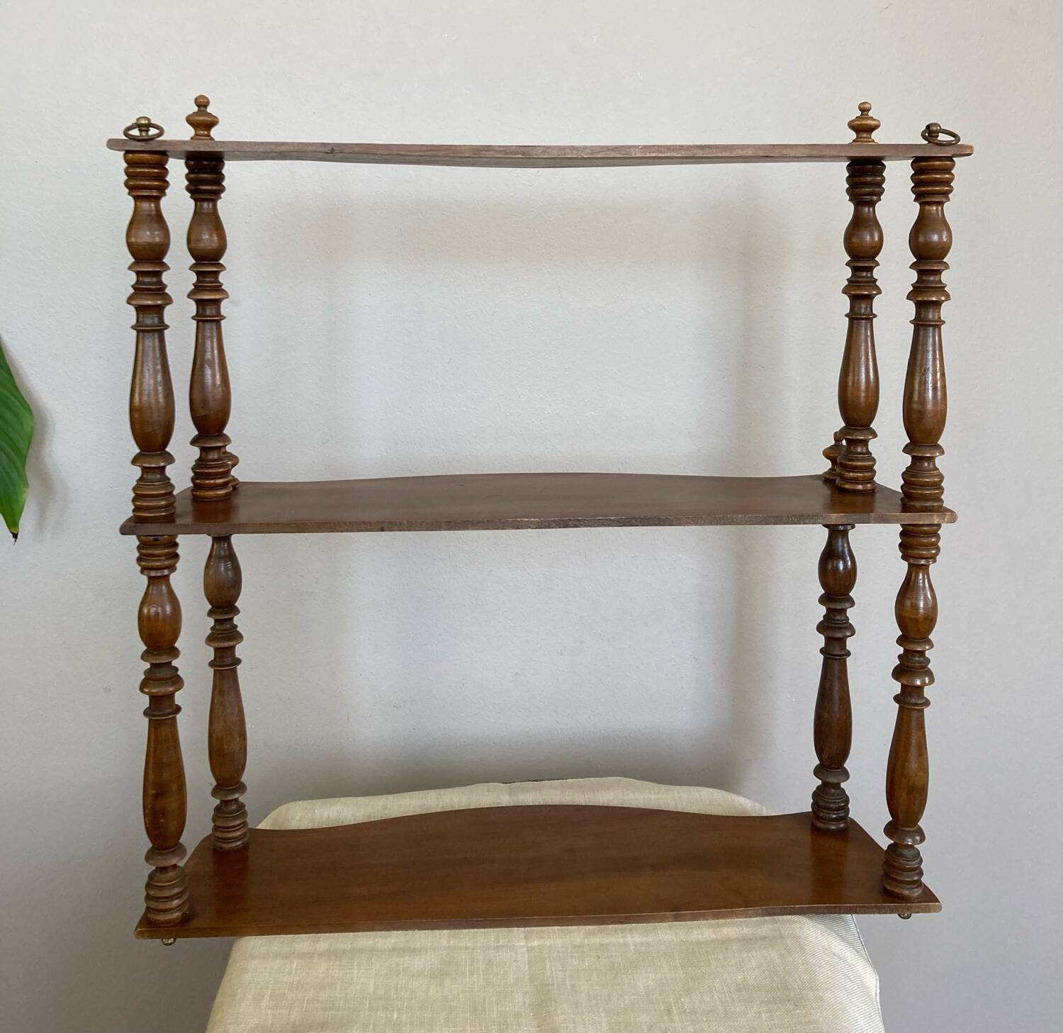 Étagère murale Napoleon III en Noyer époque XIXe