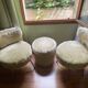 Lot 2 chaises et un pouf Pelfran