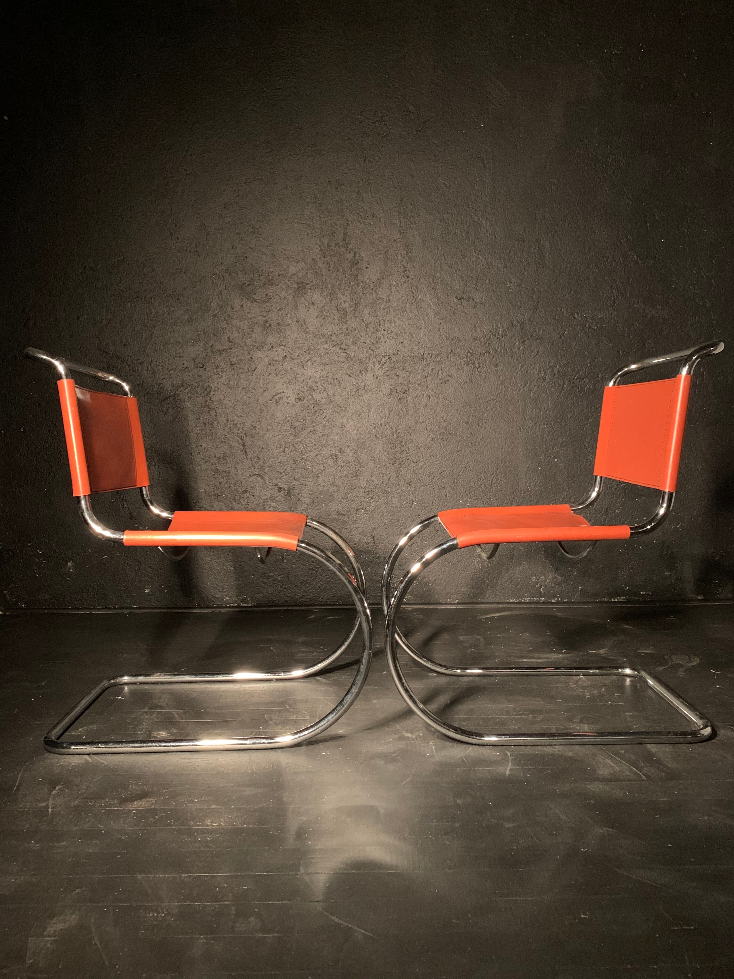 Pair model chair MR10 design Ludwig Mies Van Der Rohe