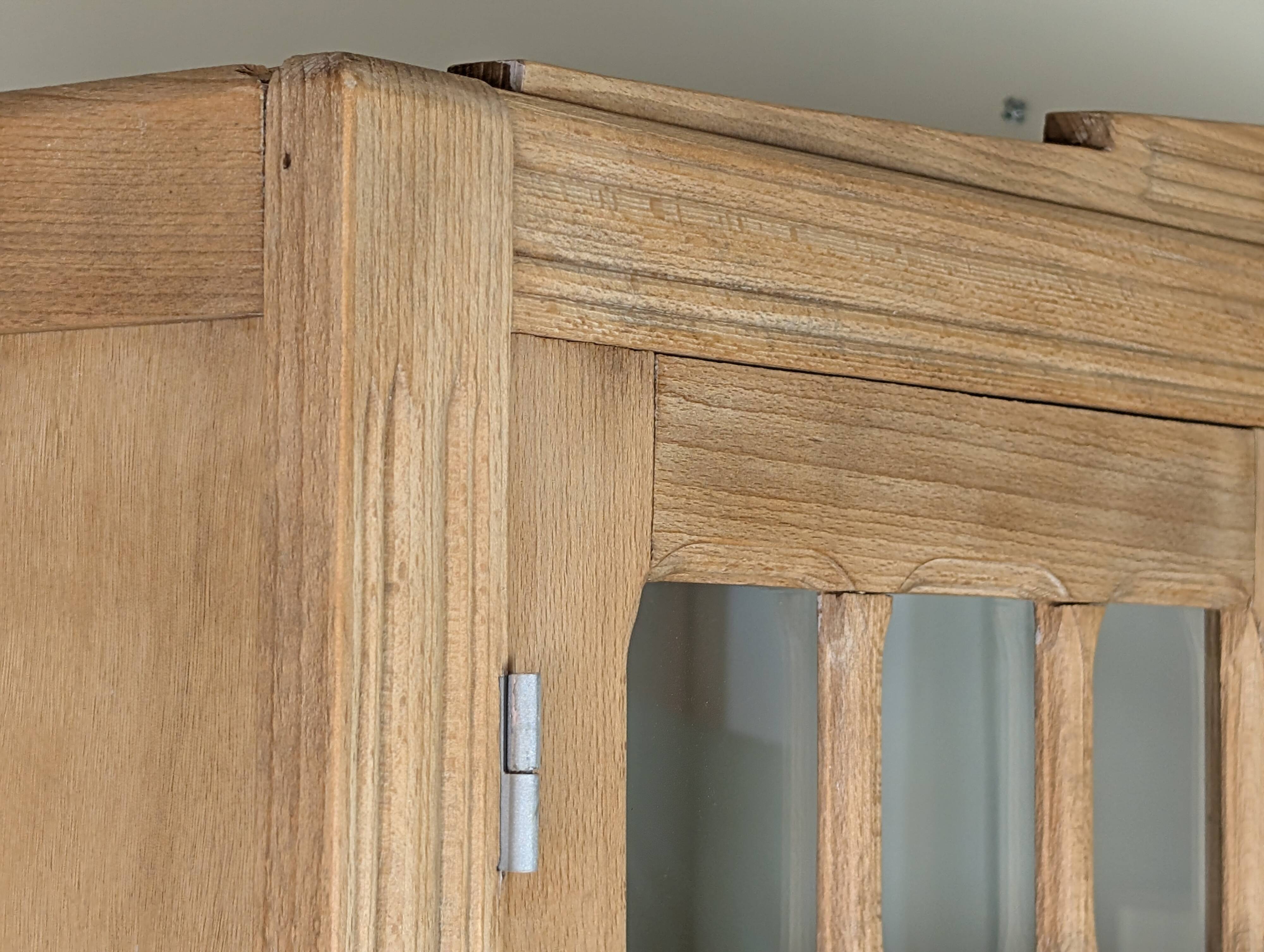 Armoire parisienne vitrée