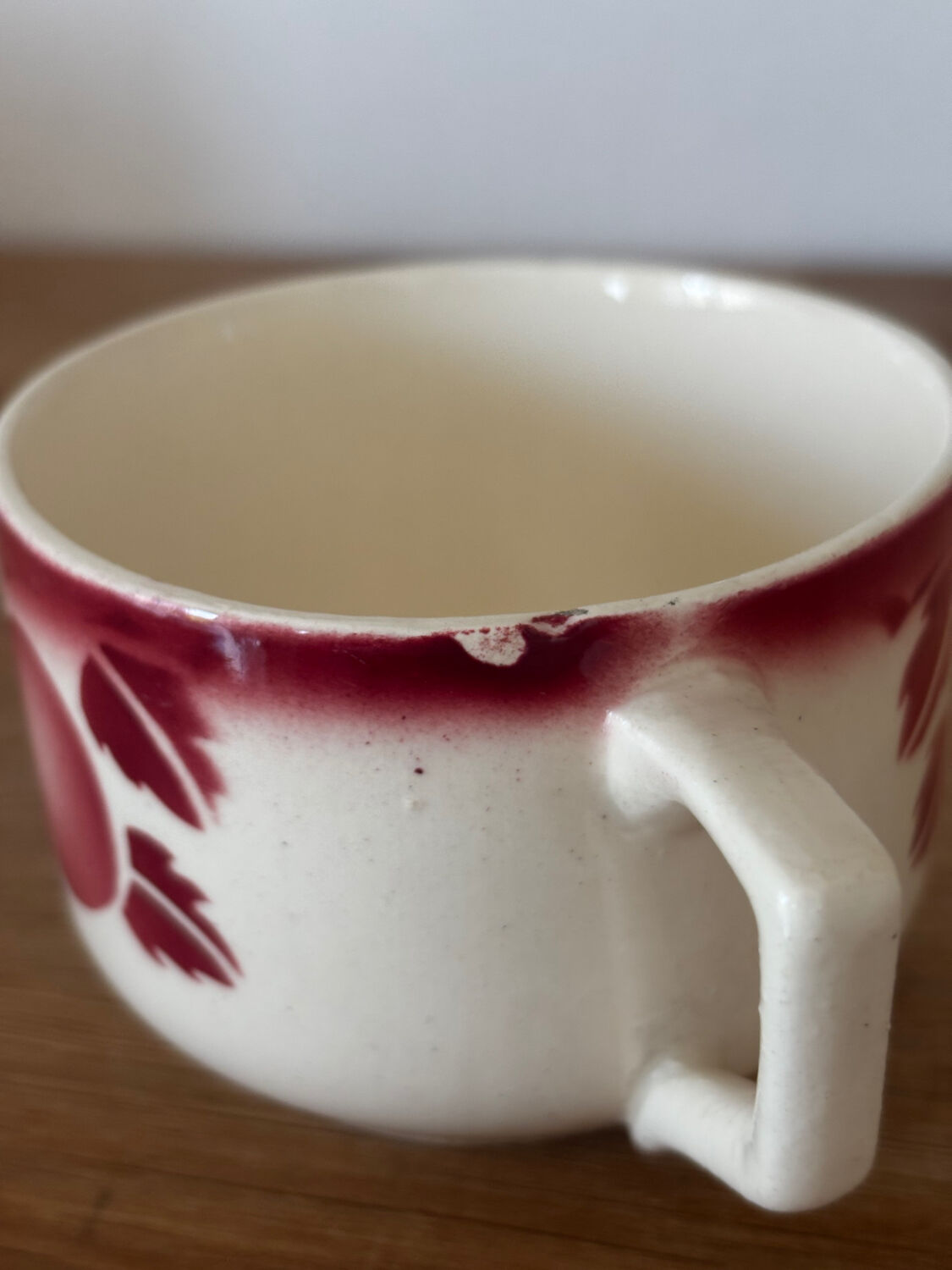 Set of 6 antique cups with fruits and birds from Badonviller.