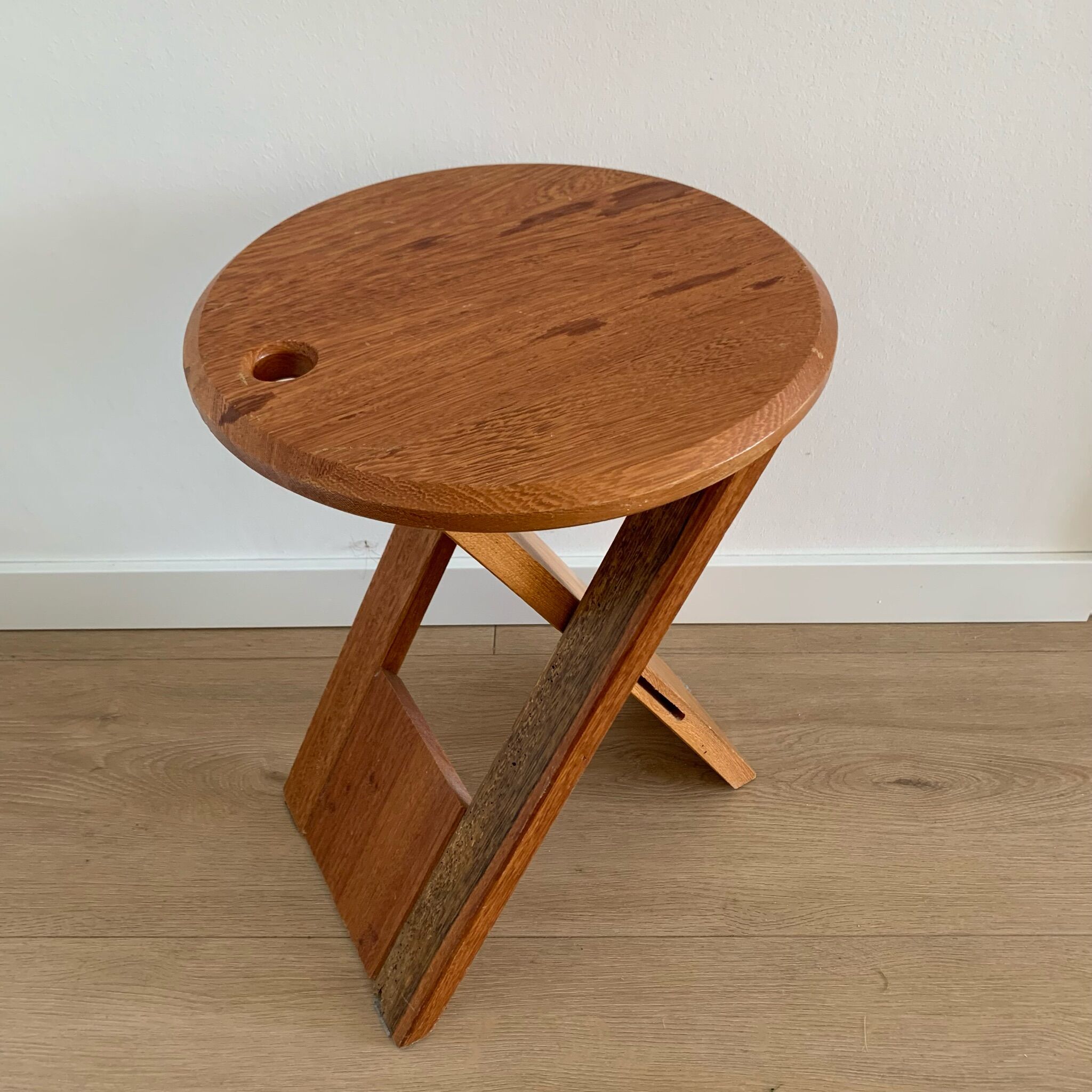 Foldable bankotte stool by butzke