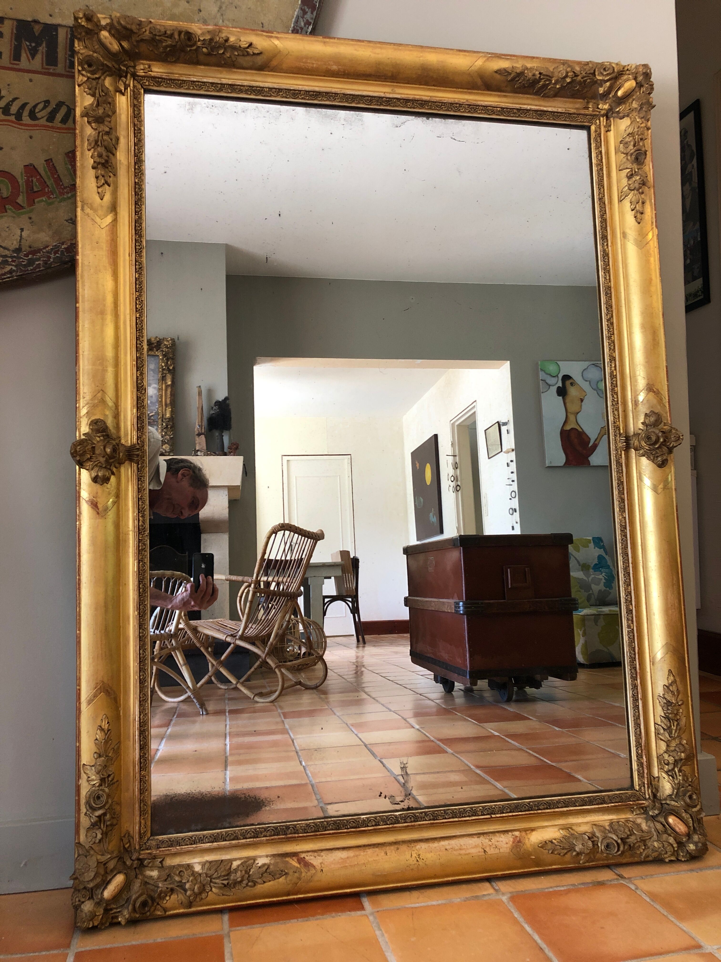 Golden mirror with leaf 141x102