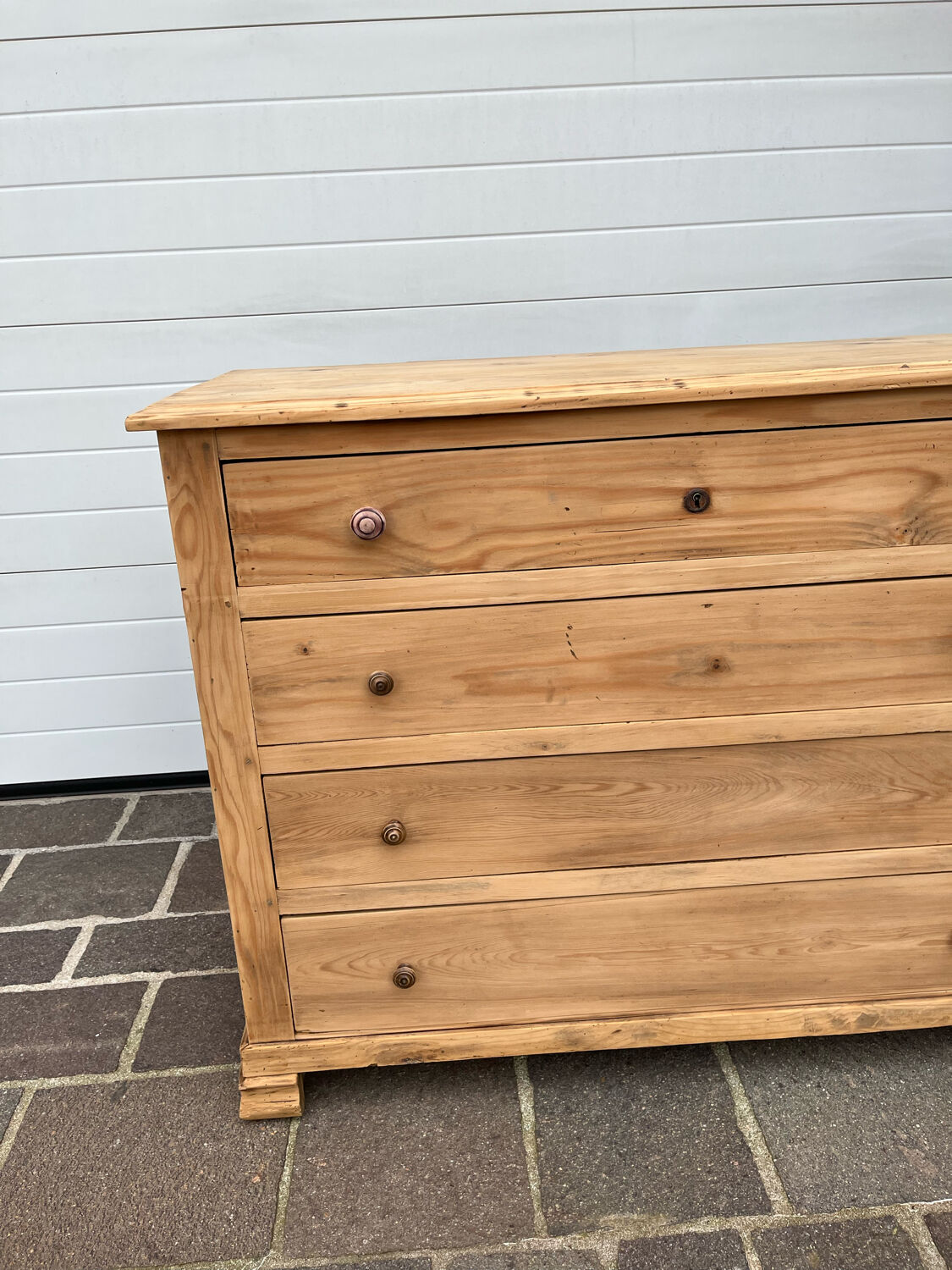 Parisian chest of drawers