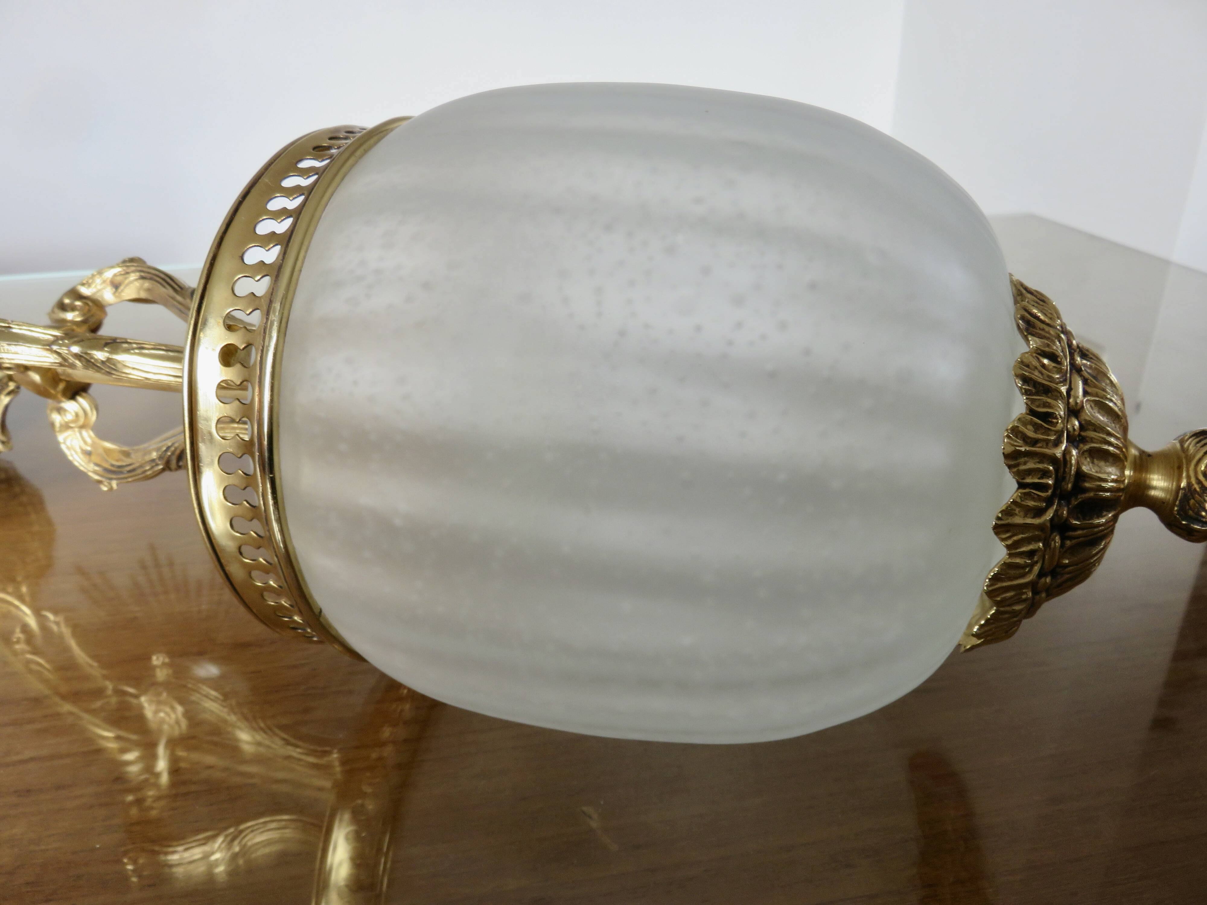 suspension style empire in gilded bronze and speckled frosted glass