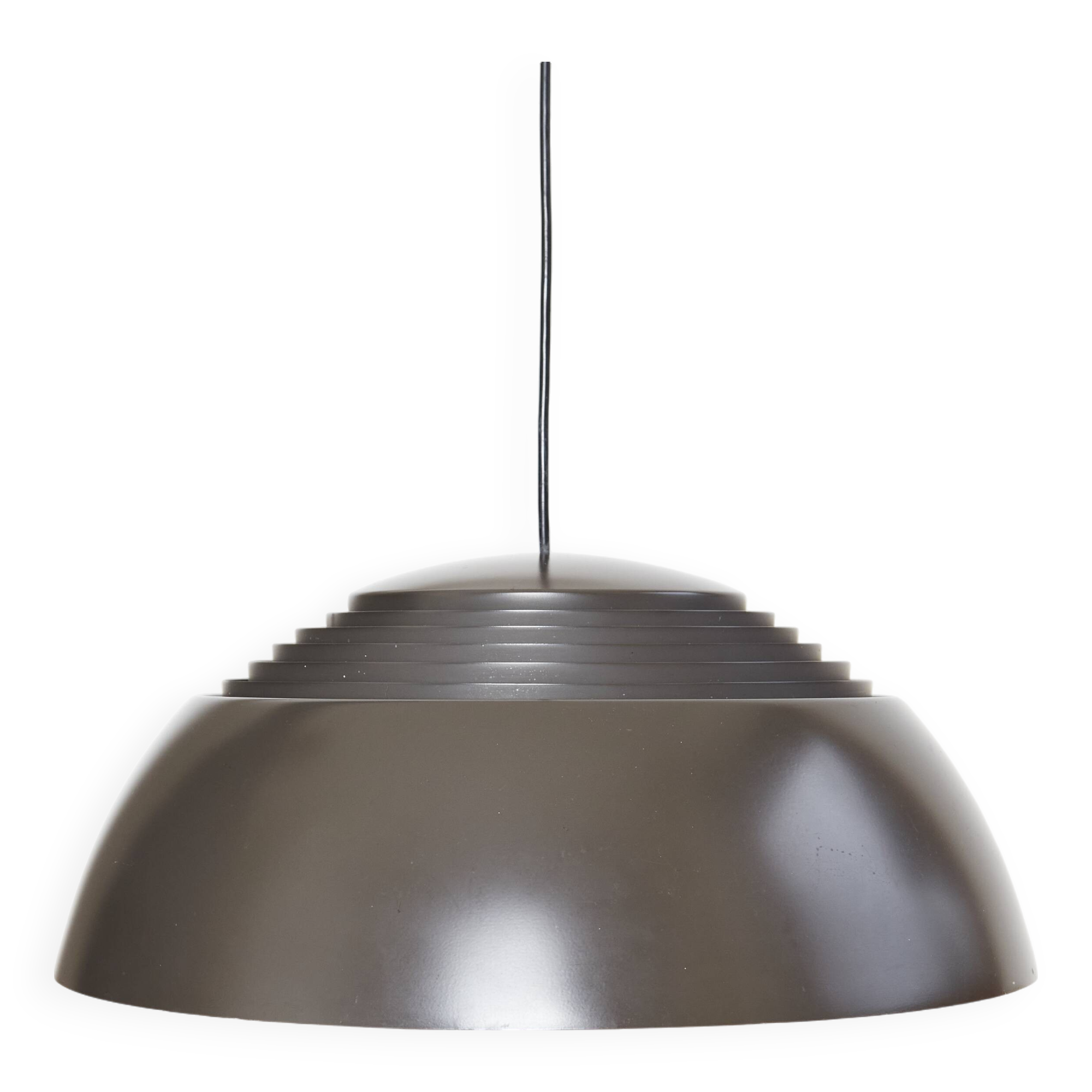 Suspension AJ Royal 50 Arne Jacobsen pour Louis Poulsen